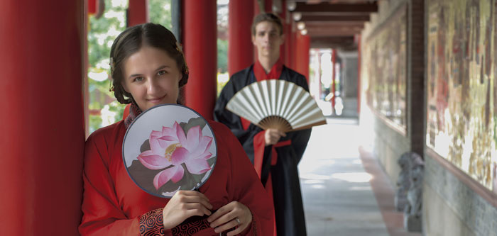  Tailored Chinese-Style Clothes 