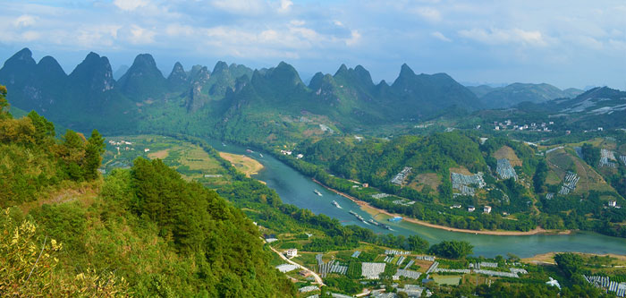 Overview Yangshuo's panoramic view from Xianggong Mountain